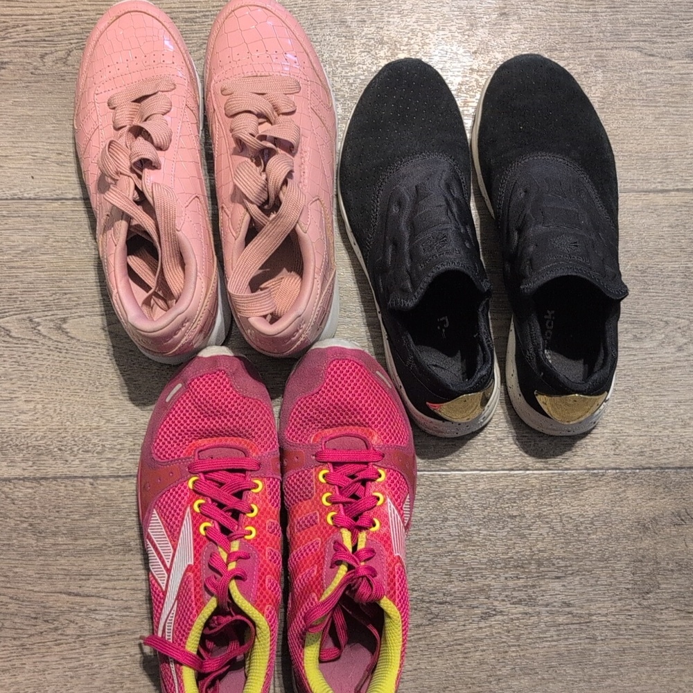 3 Pair Preloved Womans Size 7.5 Reebok tennis shoes